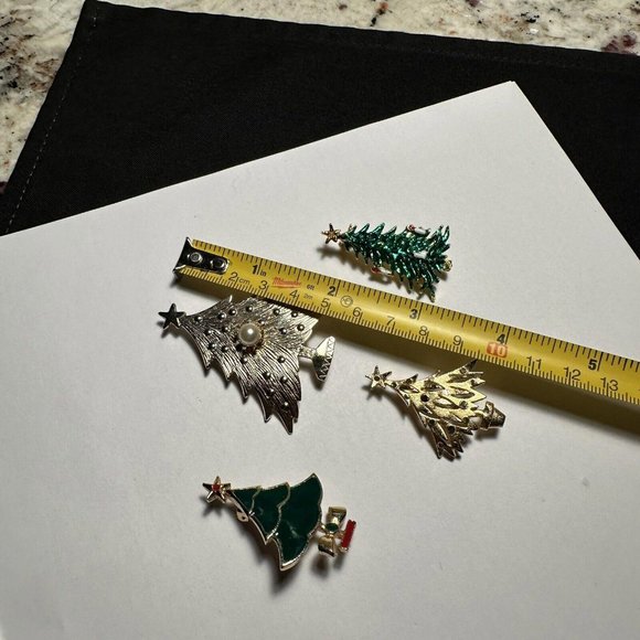 Lot Of 4 Christmas Tree Holiday Brooch Pins Gold Tone Vintage - Modern - Picture 8 of 10